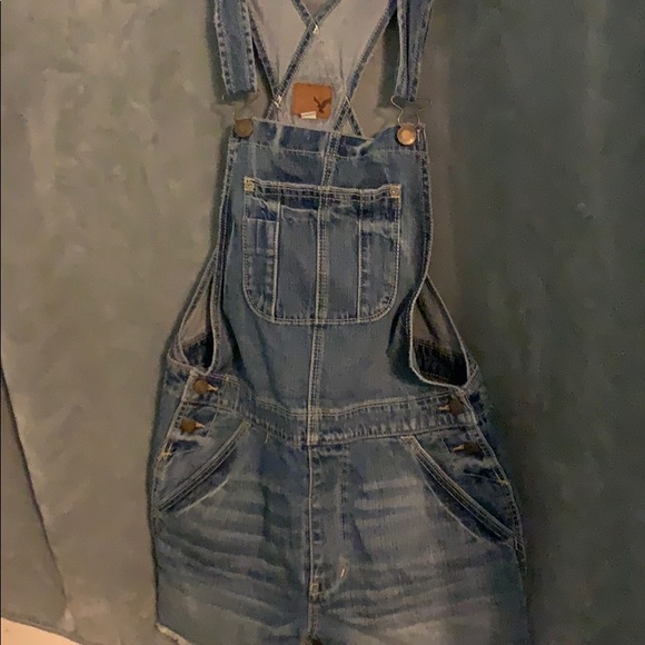 American Eagle Outfitters Other - Amerian Eagle overall shorts